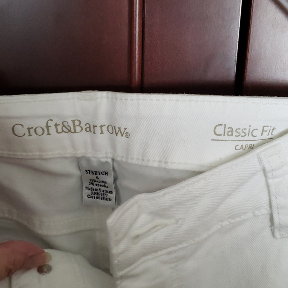 NWT Women's Mid Calf Capris - Picture 3 of 5